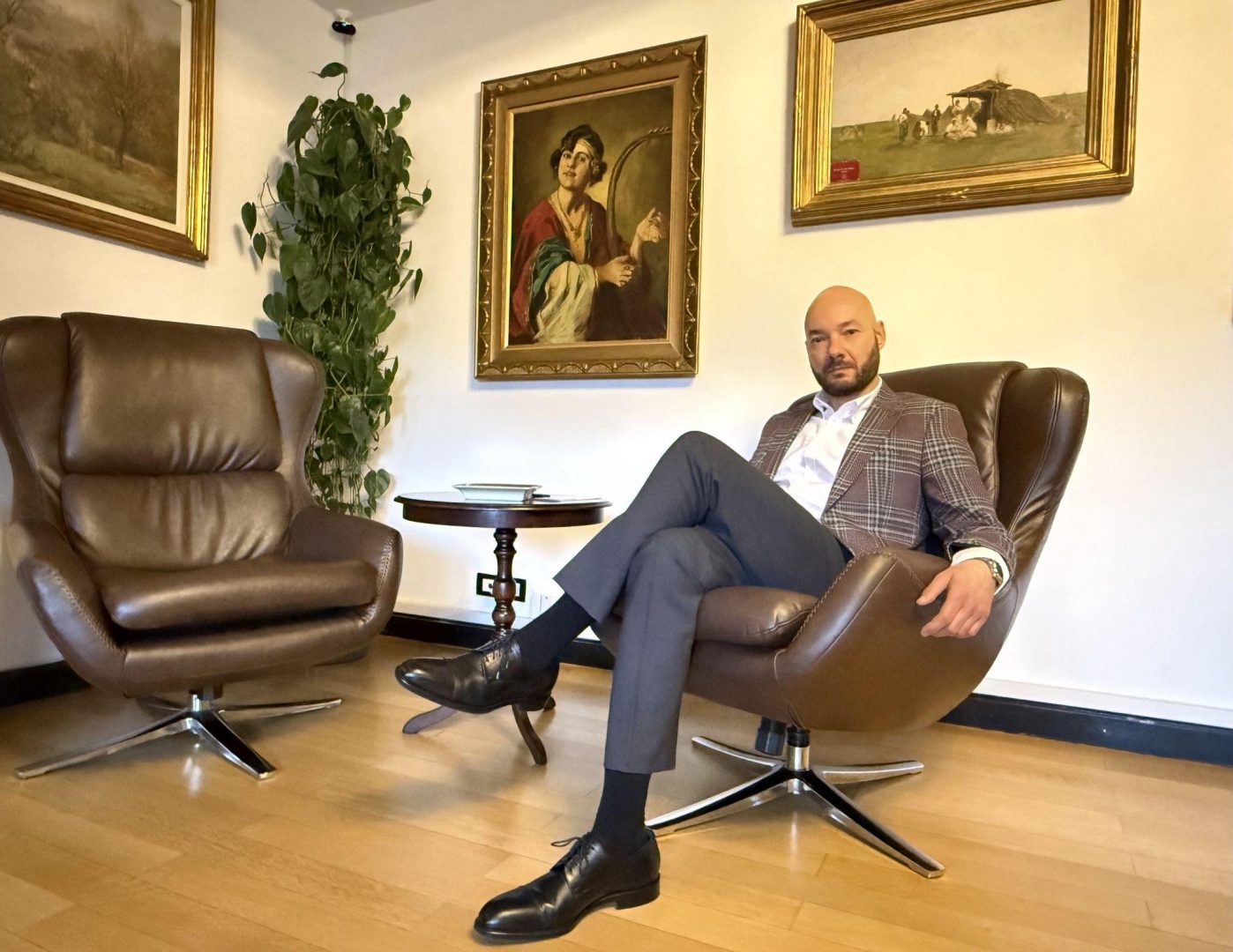 Ai fost chemat la audieri? Drept penal pe pași clari cu avocatul Vladimir Naciu 1 Ai fost chemat la audieri? Drept penal pe pași clari cu avocatul Vladimir Naciu